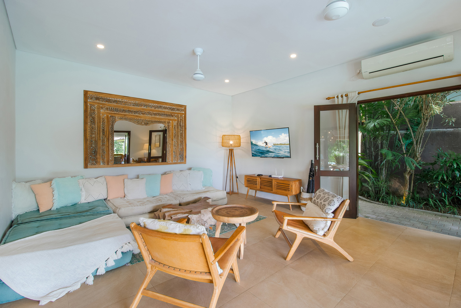 Villa Subak Dining Area